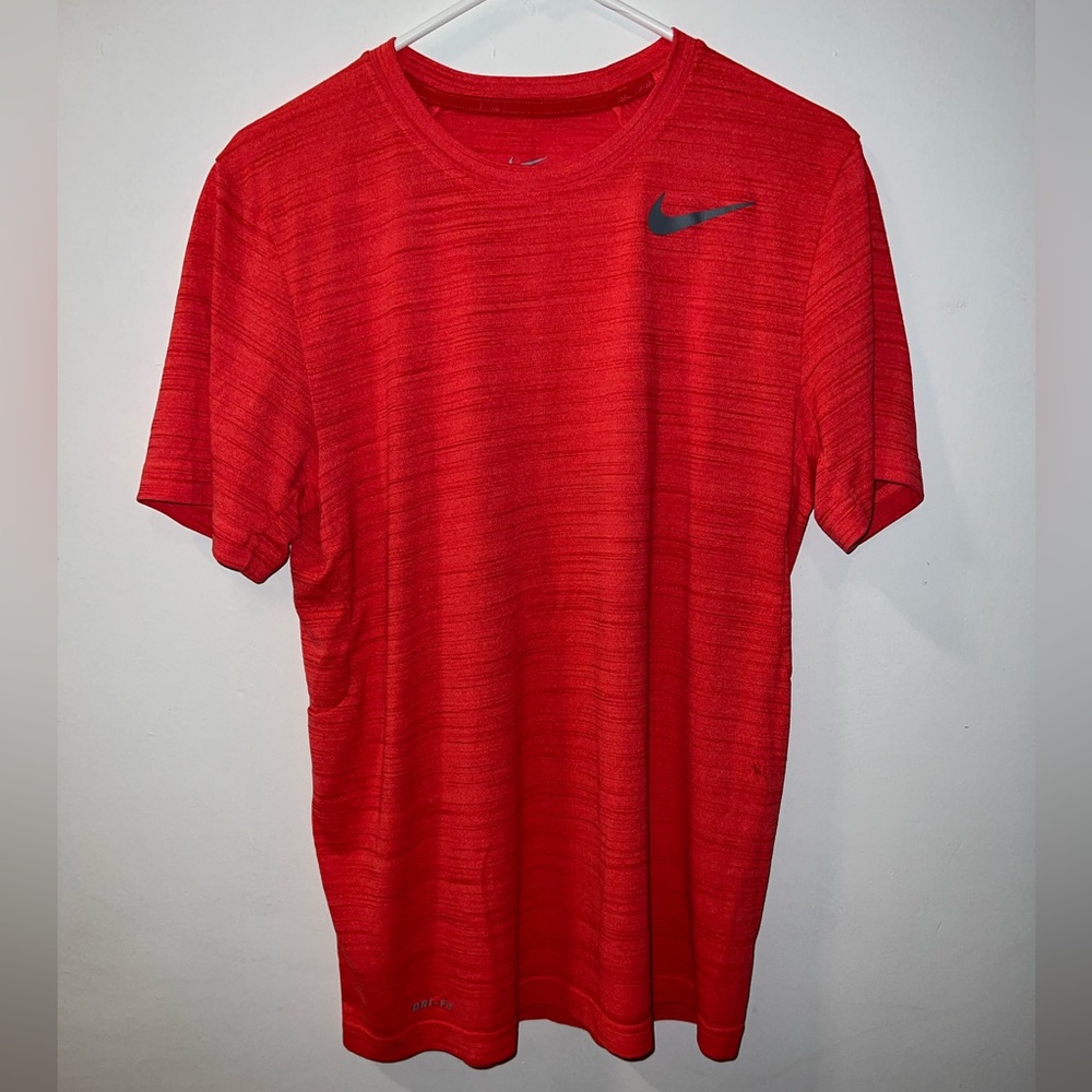 Men’s Nike dri-fit tee